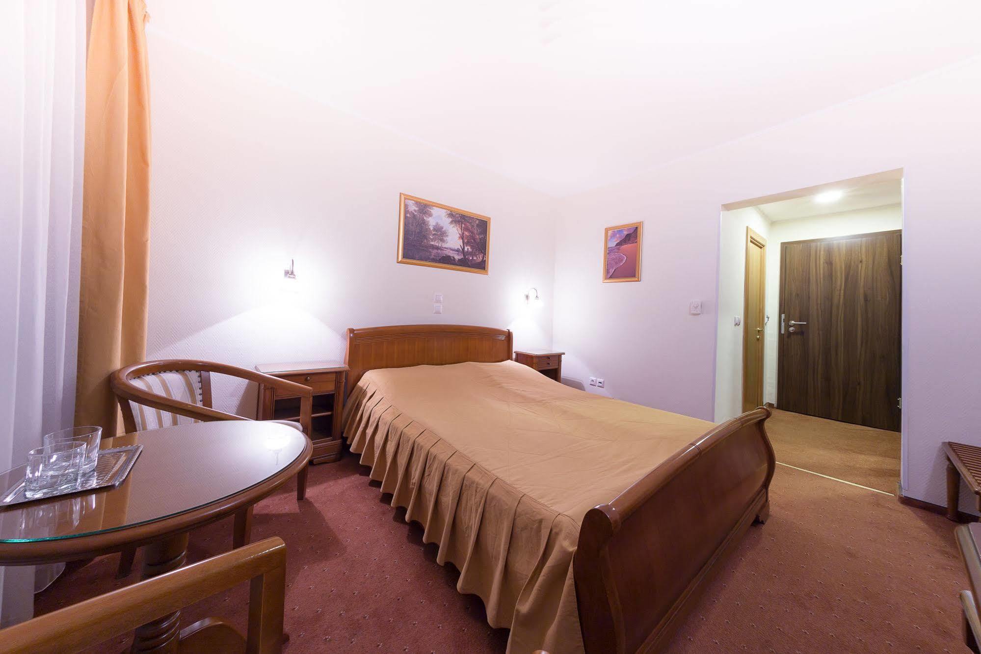 Hotel Transilvania アルバ・ユリア エクステリア 写真